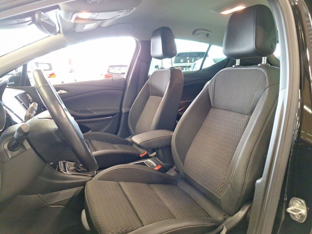 Opel Astra 2019 Musta