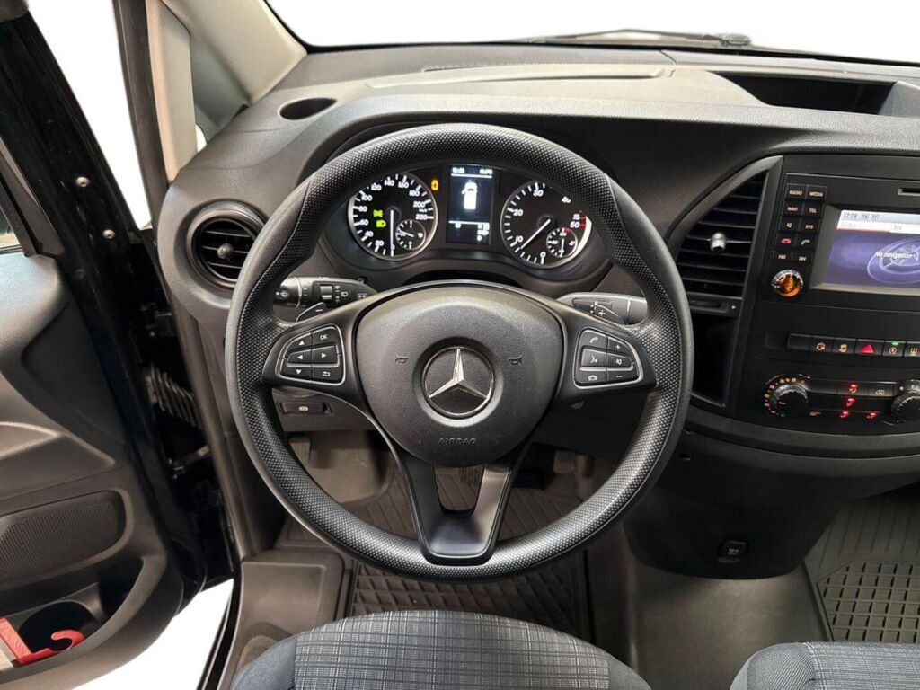 Mercedes-Benz Vito 2018 Musta