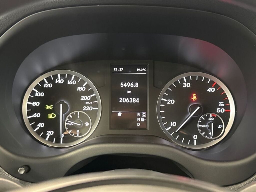 Mercedes-Benz Vito 2018 Musta