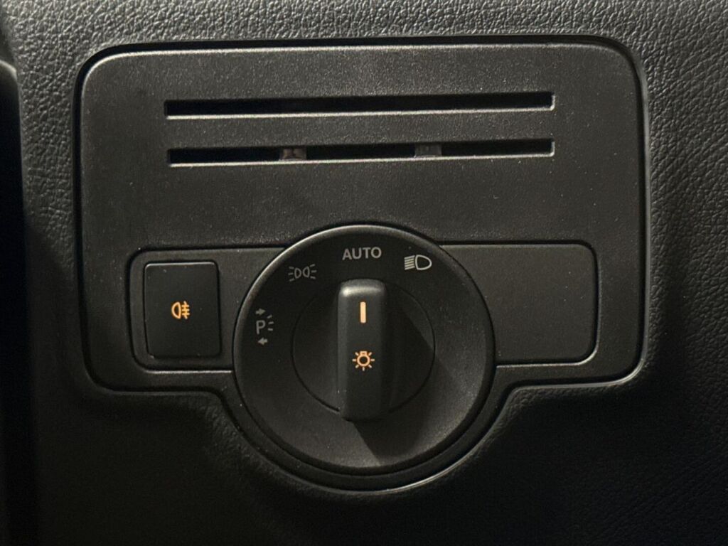 Mercedes-Benz Vito 2018 Musta