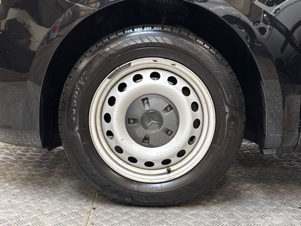 Mercedes-Benz Vito 2018 Musta