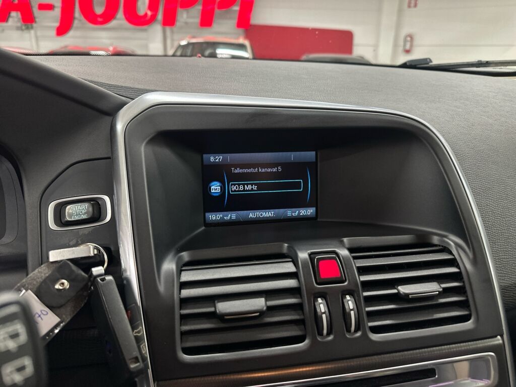 Volvo XC60 2012 Musta