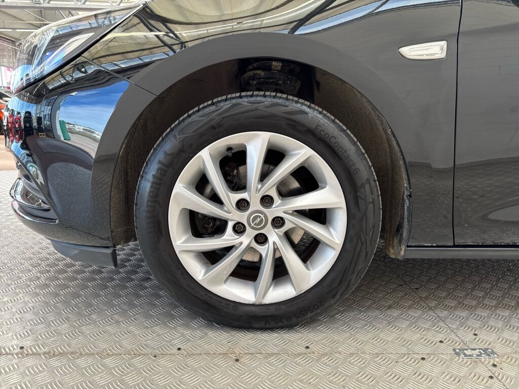 Opel Astra 2019 Musta