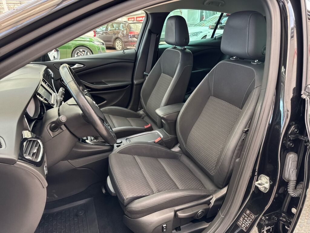 Opel Astra 2019 Musta