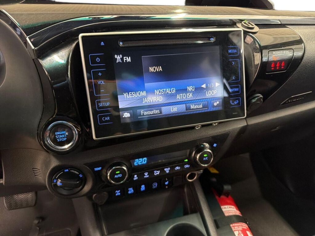 Toyota Hilux 2019 Musta