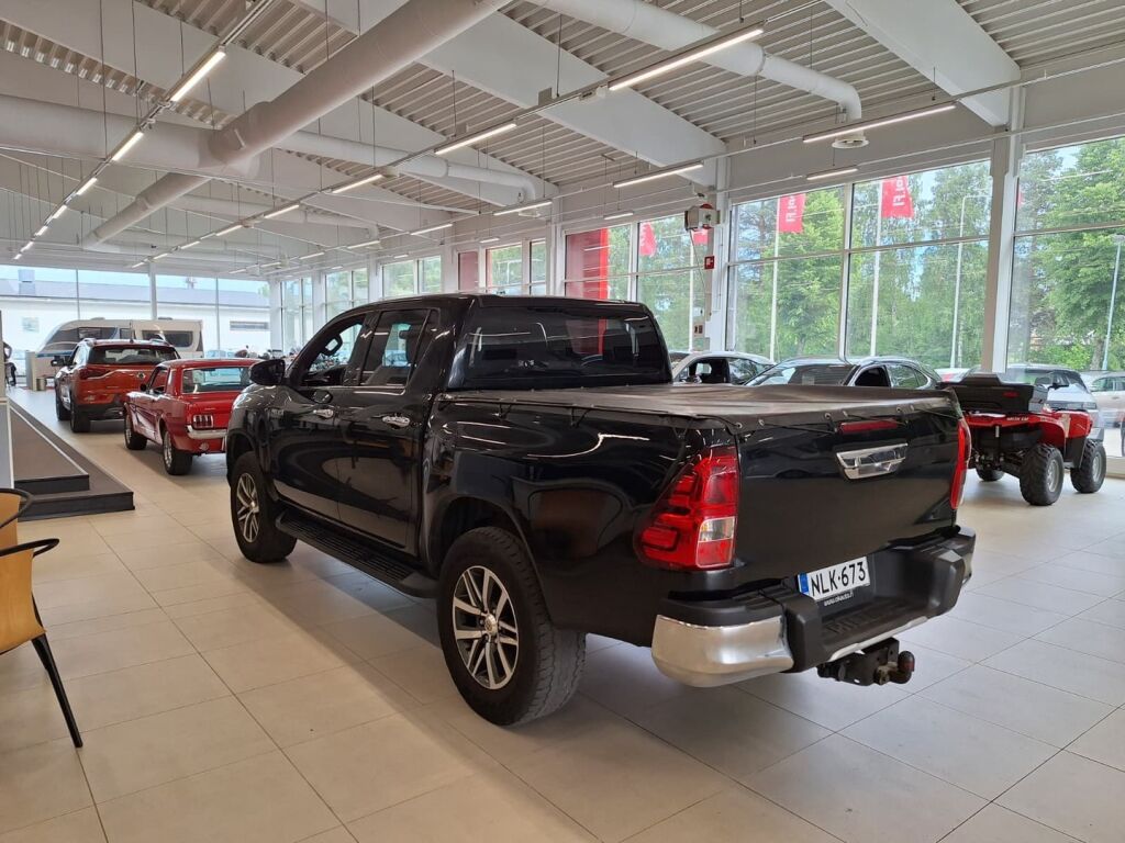 Toyota Hilux 2019 Musta
