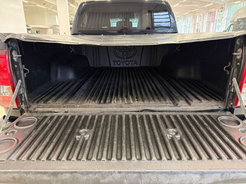 Toyota Hilux 2019 Musta
