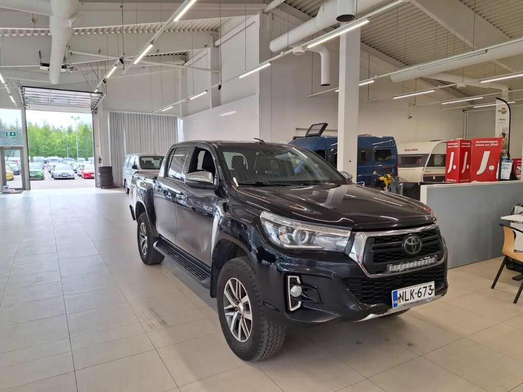 Toyota Hilux 2019 Musta