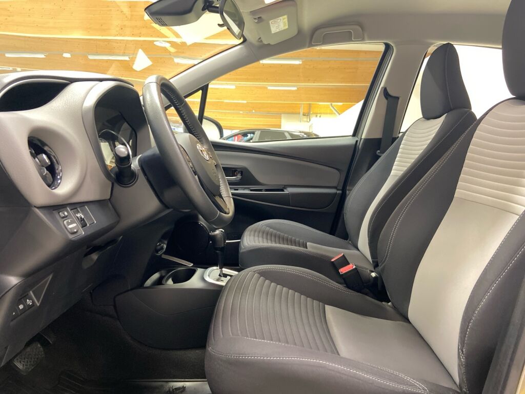 Toyota Yaris 2019 Harmaa