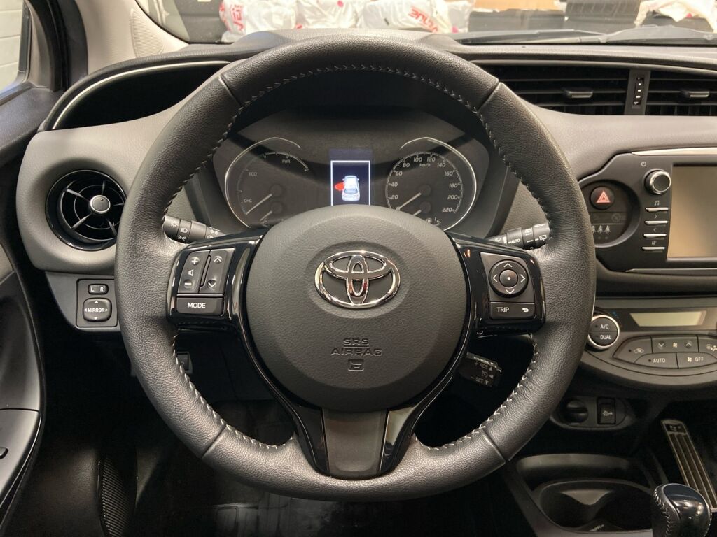 Toyota Yaris 2019 Harmaa