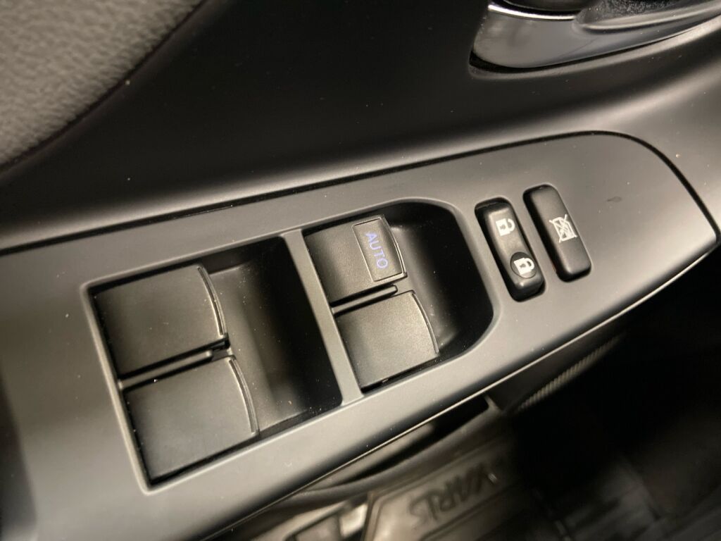 Toyota Yaris 2019 Harmaa