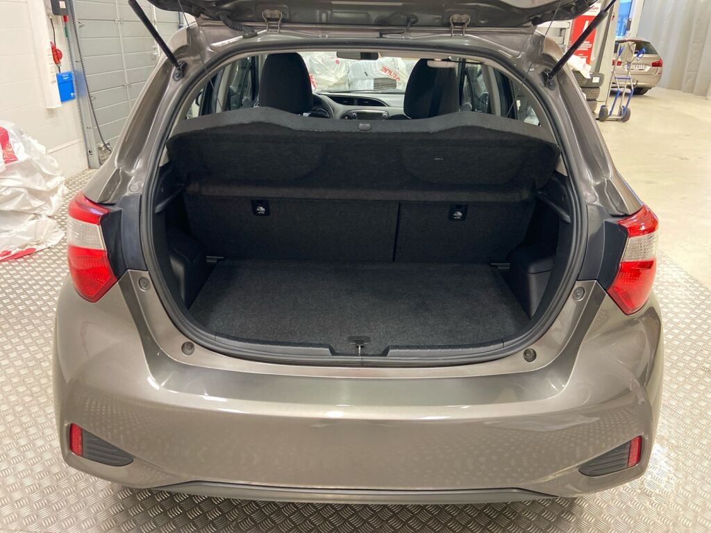 Toyota Yaris 2019 Harmaa
