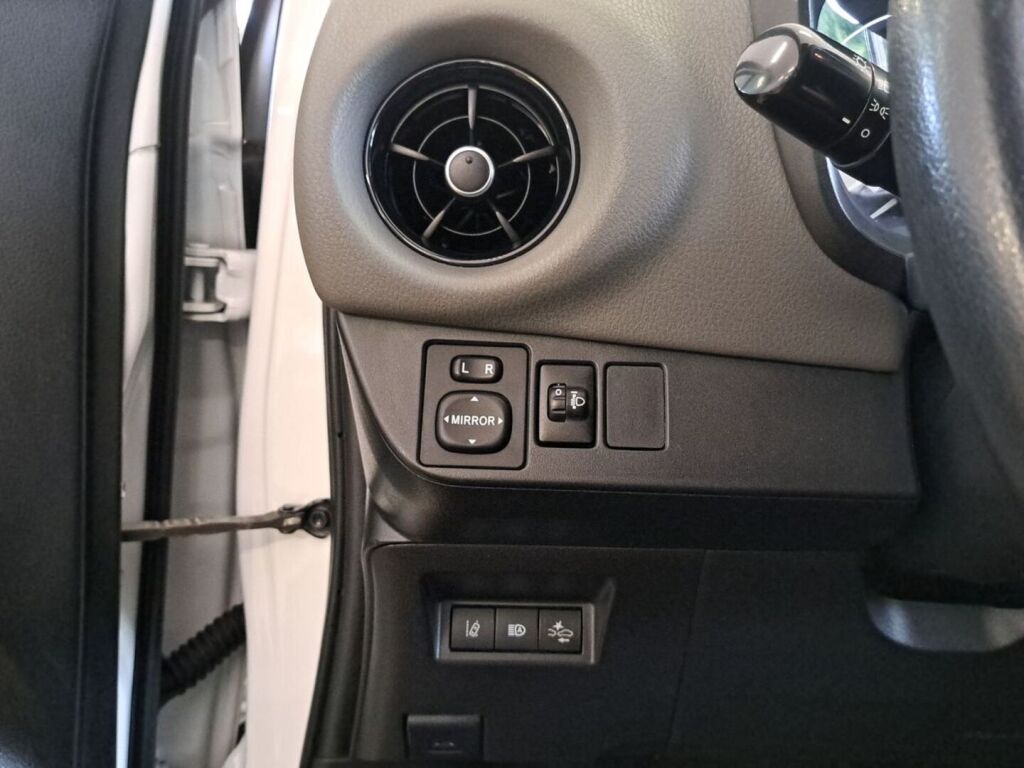 Toyota Yaris 2019 Valkoinen