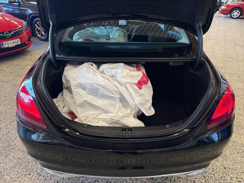 Mercedes-Benz C 2019 Musta