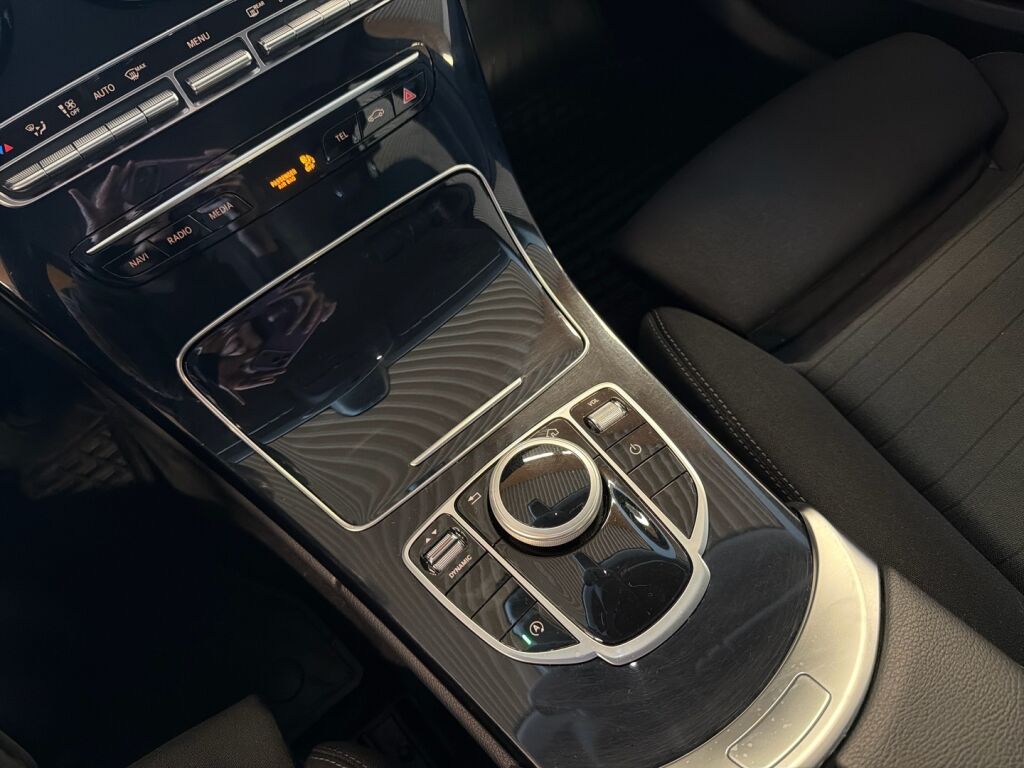 Mercedes-Benz C 2019 Musta
