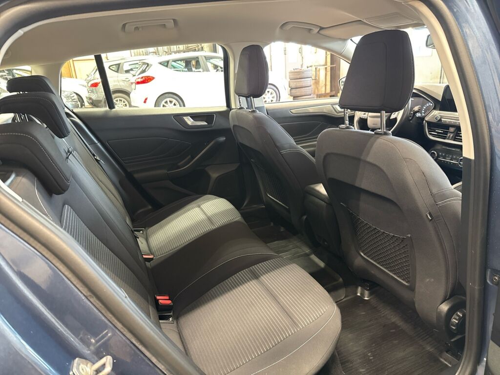 Ford Focus 2019 Sininen