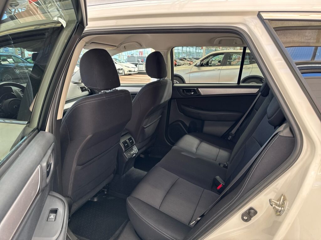 Subaru Outback 2019 Valkoinen