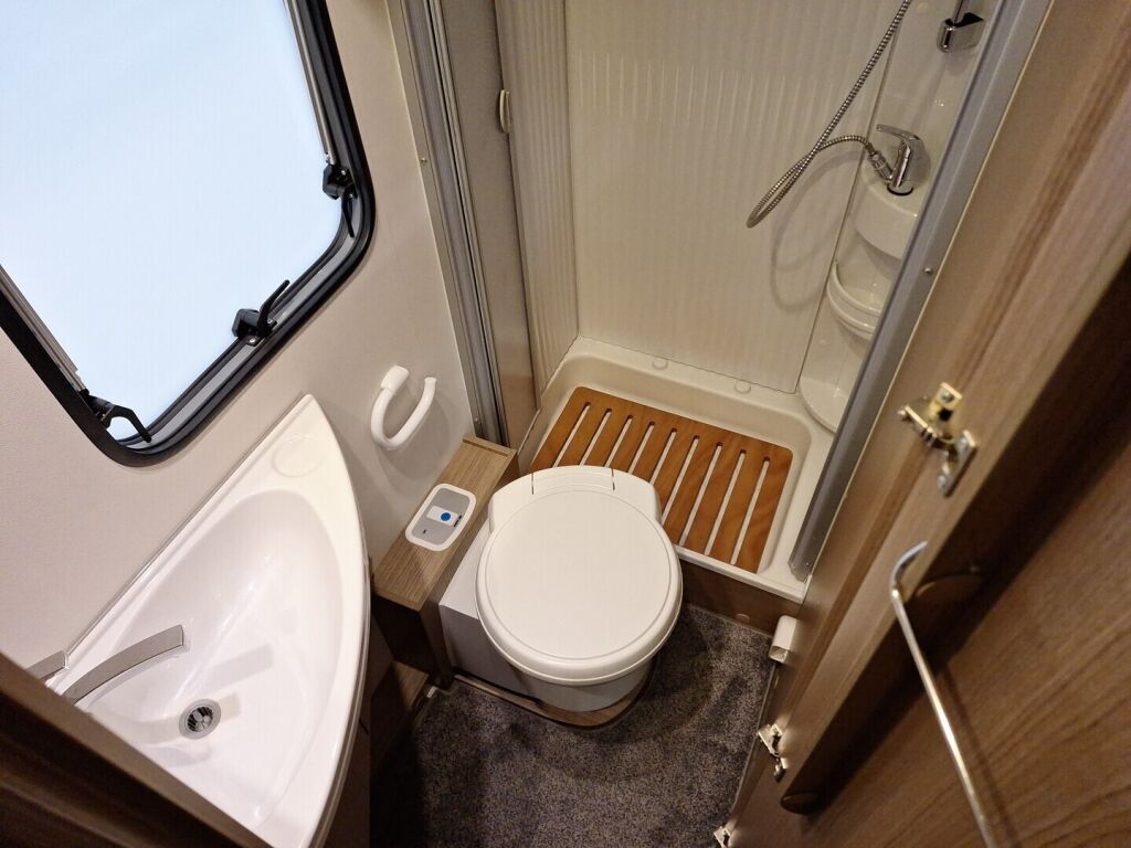 Carado T348 2019 Valkoinen