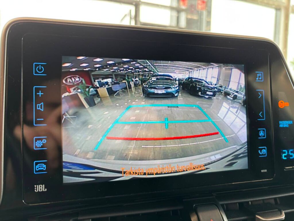 Toyota C-HR 2018 Valkoinen