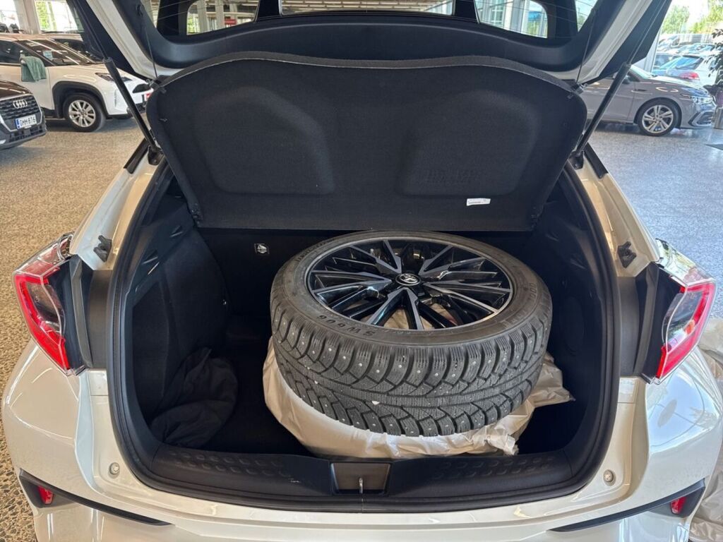 Toyota C-HR 2018 Valkoinen