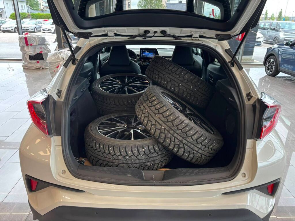 Toyota C-HR 2018 Valkoinen