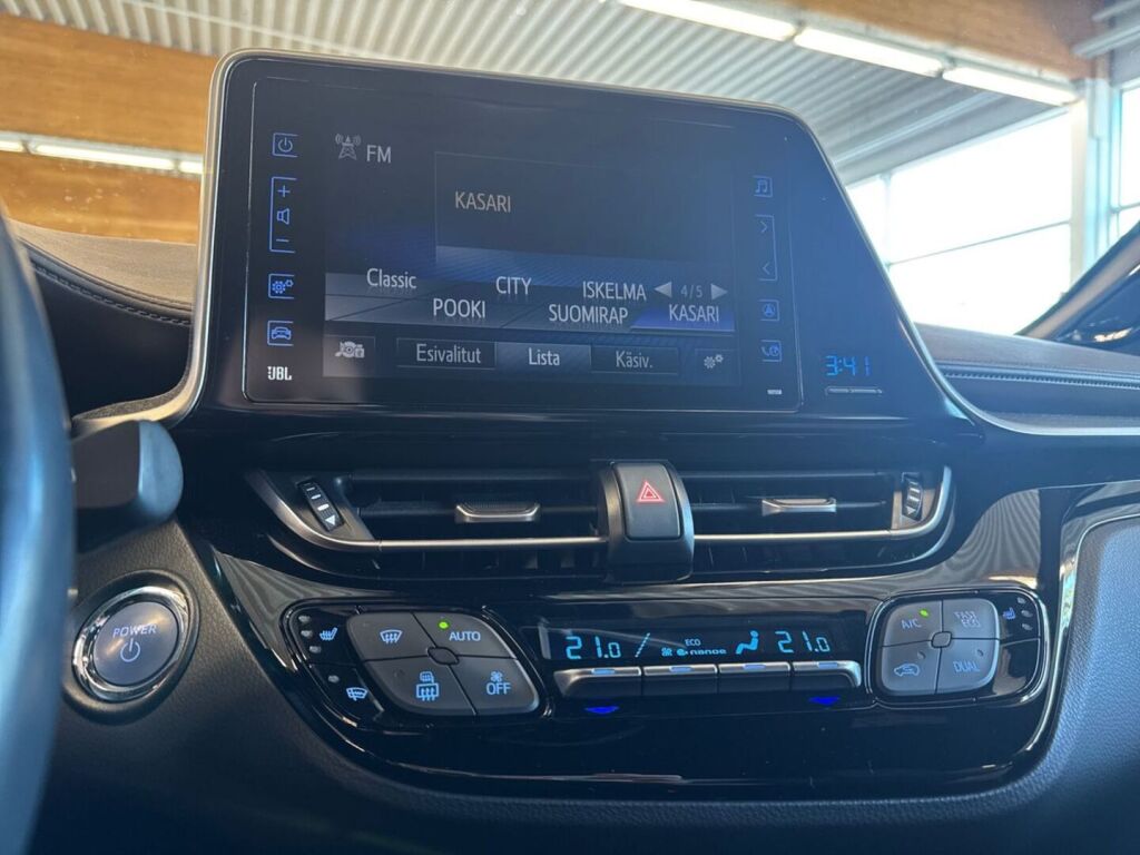 Toyota C-HR 2018 Valkoinen