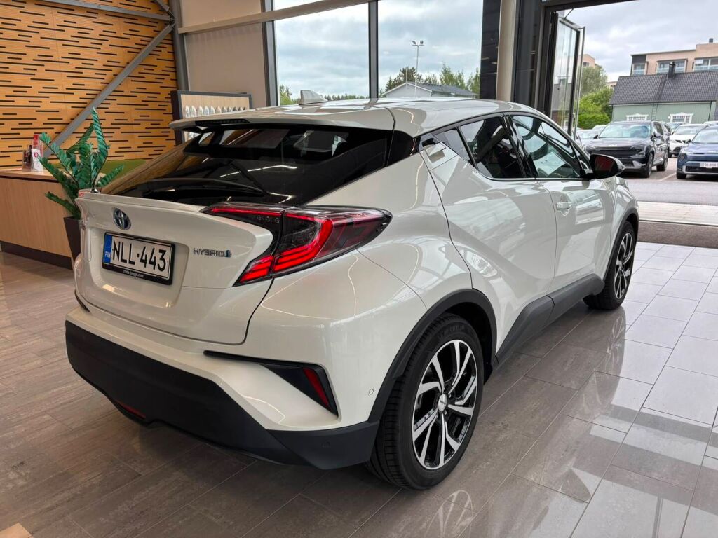 Toyota C-HR 2018 Valkoinen