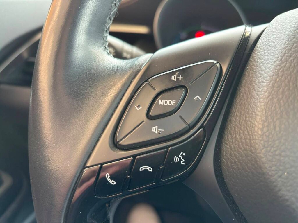 Toyota C-HR 2018 Valkoinen