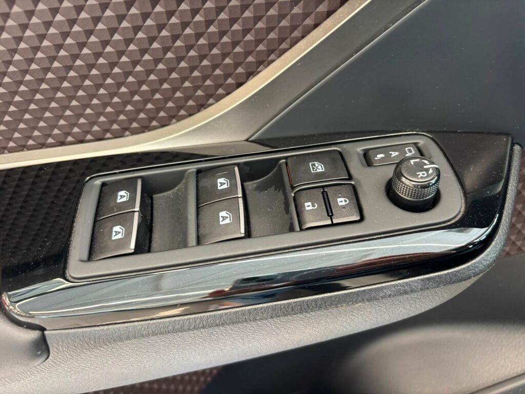 Toyota C-HR 2018 Valkoinen