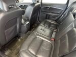 Volvo V70 2010 Punainen