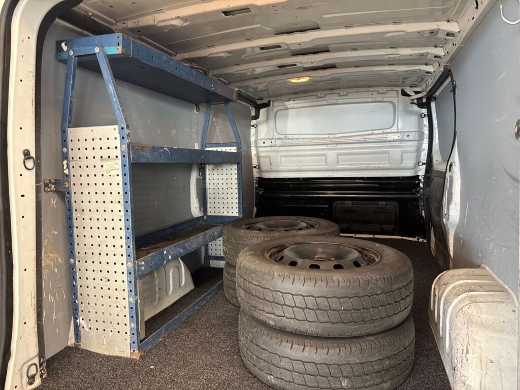 Nissan NV300 2018 Valkoinen