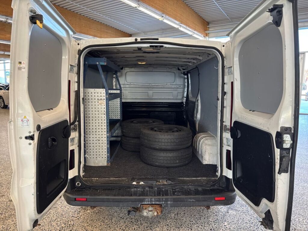 Nissan NV300 2018 Valkoinen