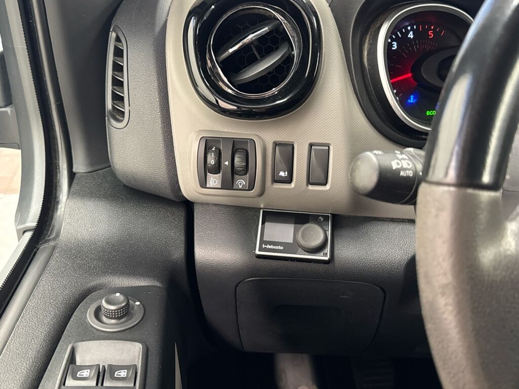 Nissan NV300 2018 Valkoinen