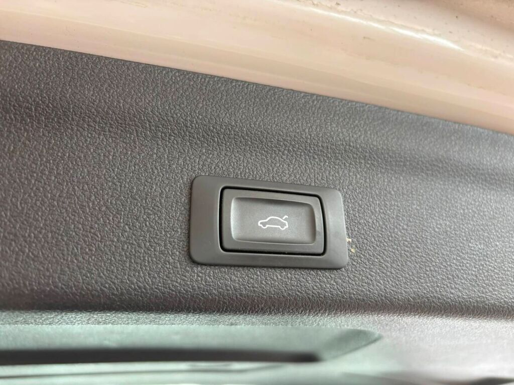 Audi A6 2019 Valkoinen
