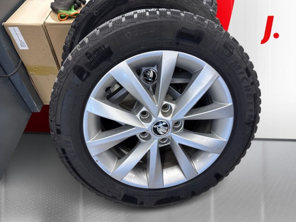 Skoda Octavia 2019 Musta