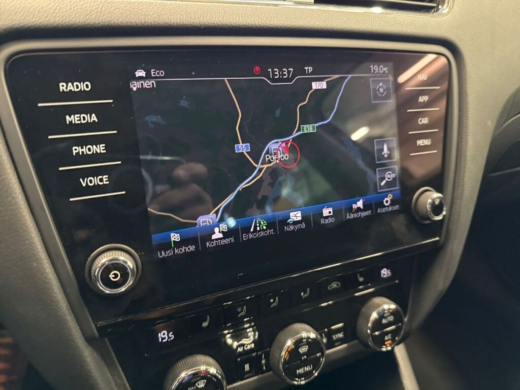 Skoda Octavia 2019 Musta