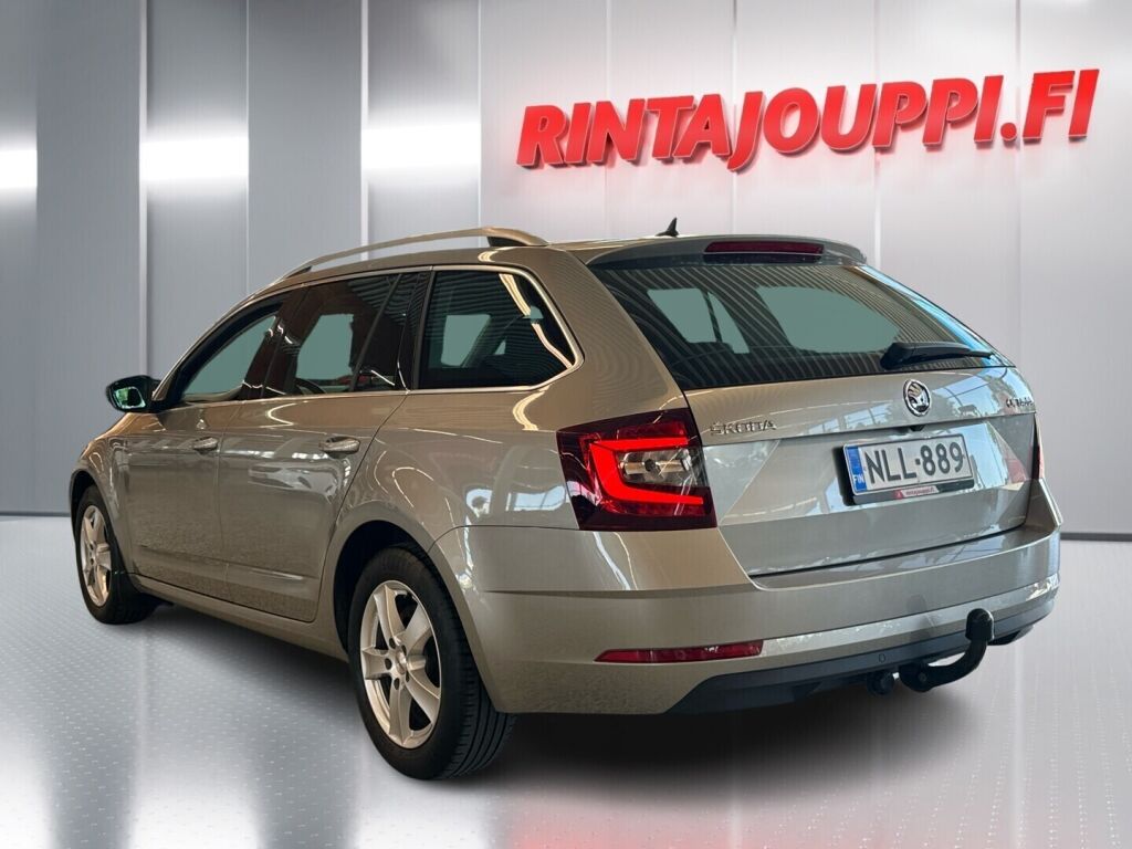 Skoda Octavia 2019 Ruskea (beige)