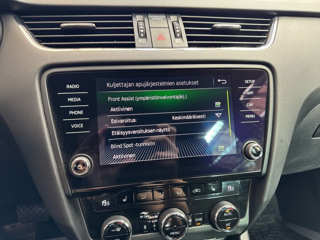 Skoda Octavia 2019 Ruskea (beige)