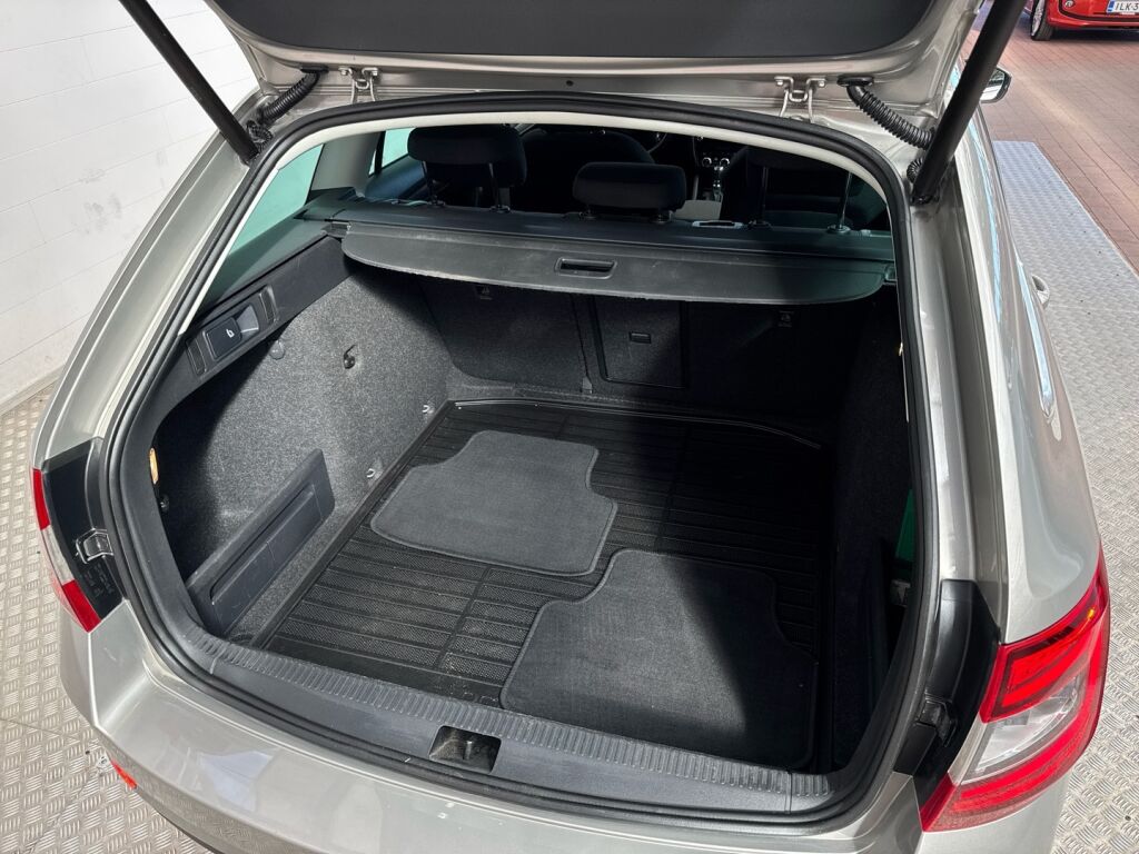 Skoda Octavia 2019 Ruskea (beige)