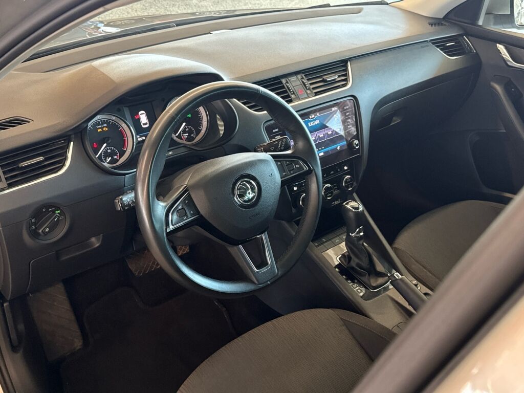 Skoda Octavia 2019 Ruskea (beige)