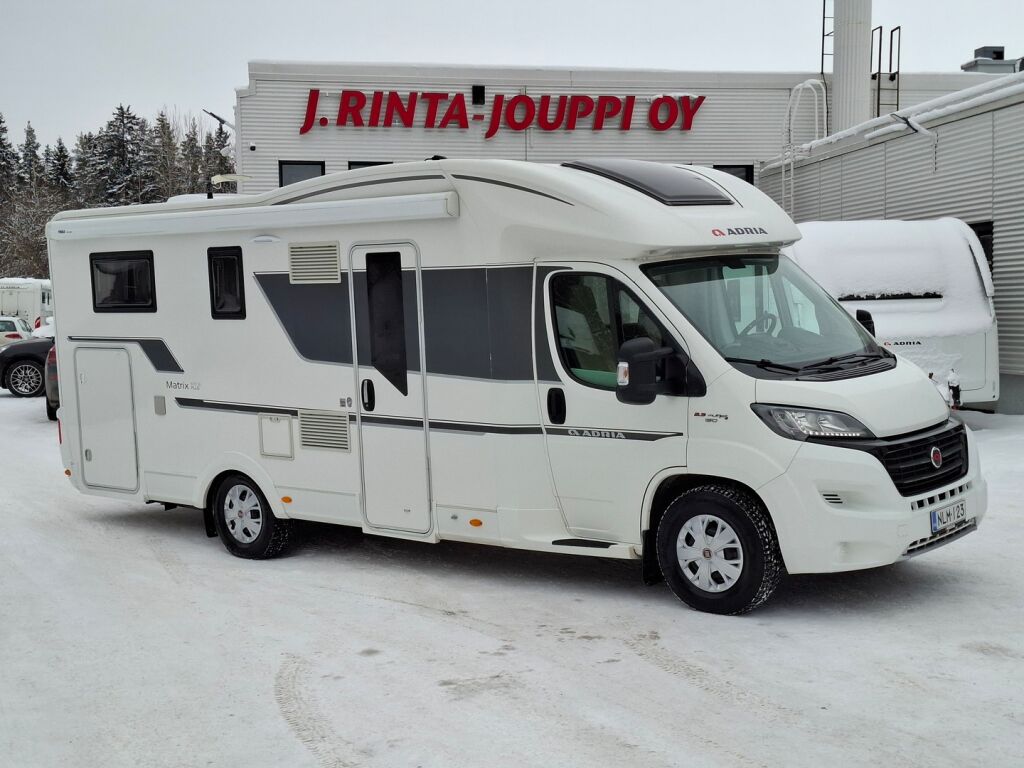 Adria Matrix Plus 670 SL 2019 Valkoinen