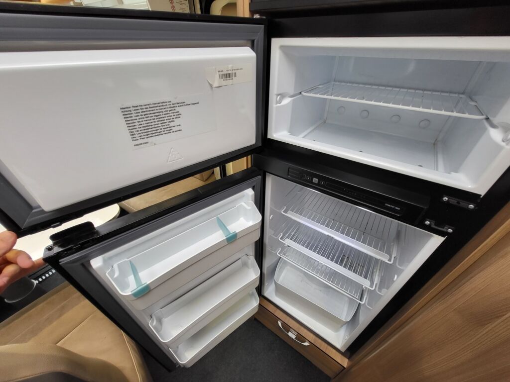 Adria Matrix Plus 670 SL 2019 Valkoinen