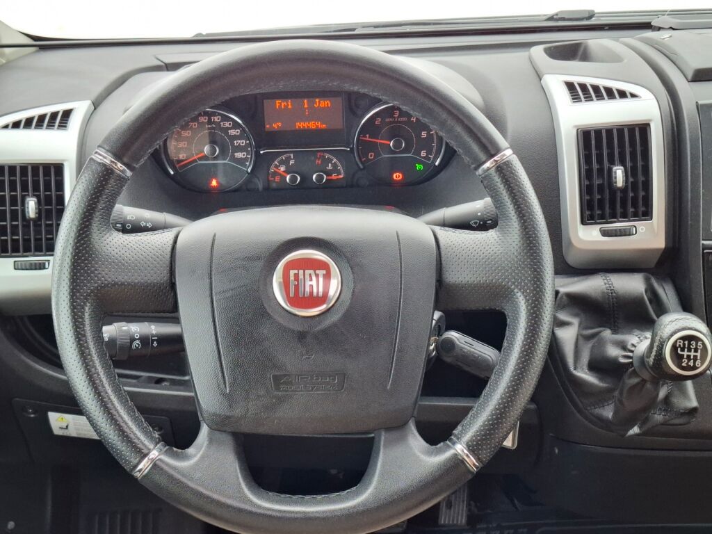 Adria Matrix Plus 670 SL 2019 Valkoinen