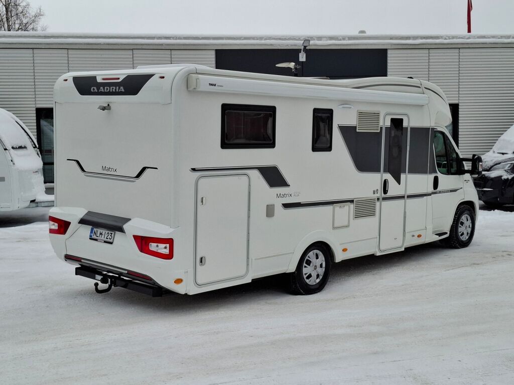 Adria Matrix Plus 670 SL 2019 Valkoinen