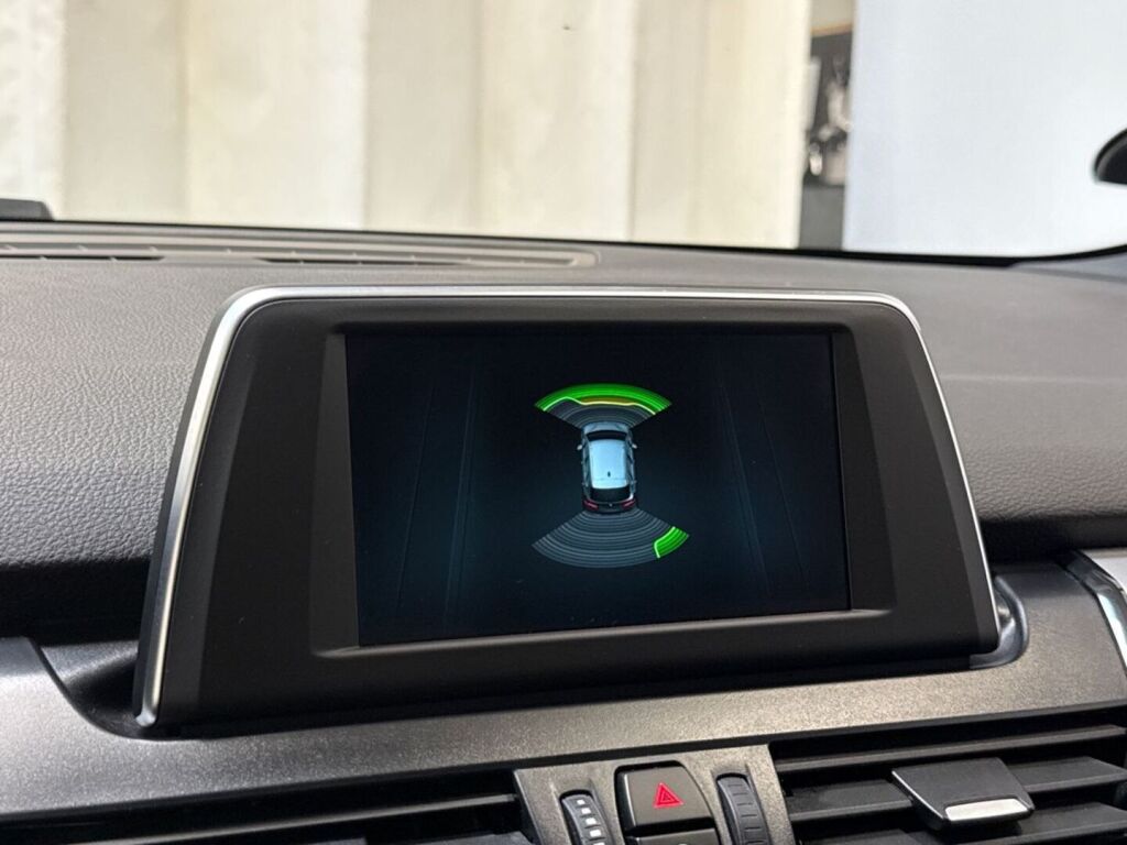 BMW 225 2019 Oranssi