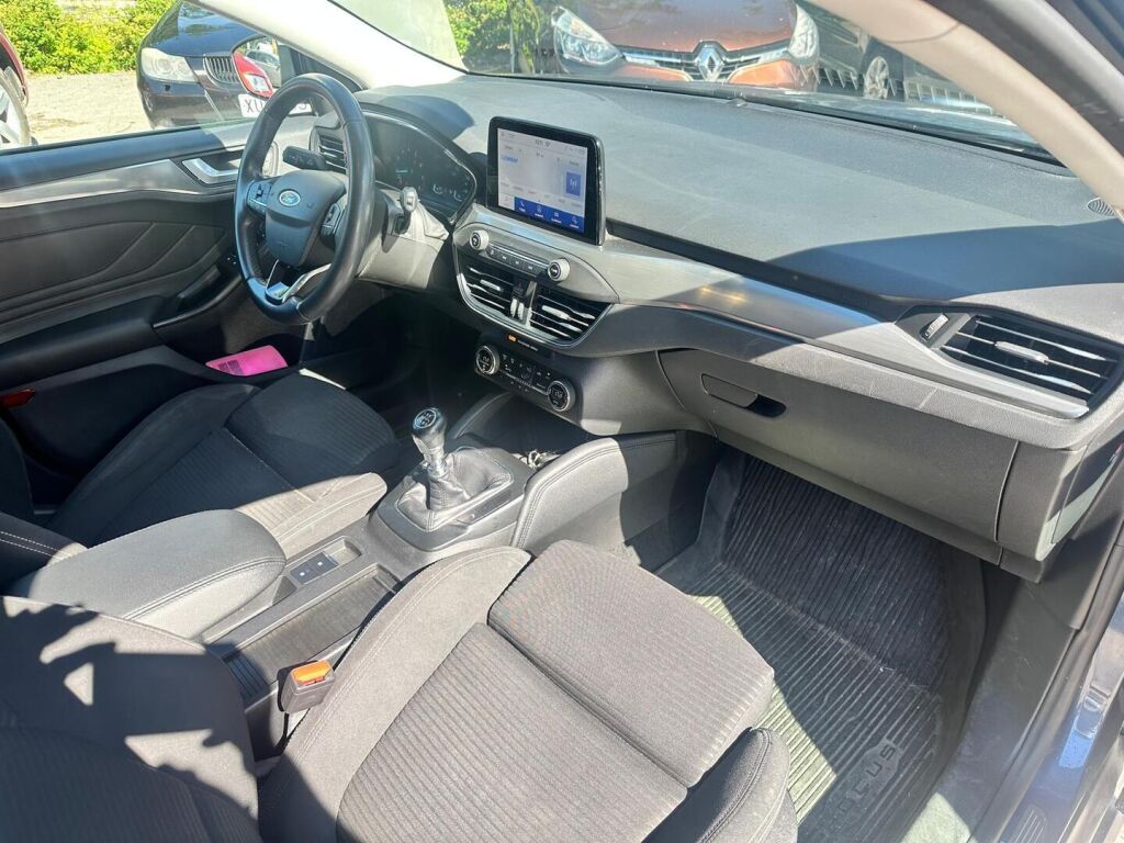 Ford Focus 2019 Sininen