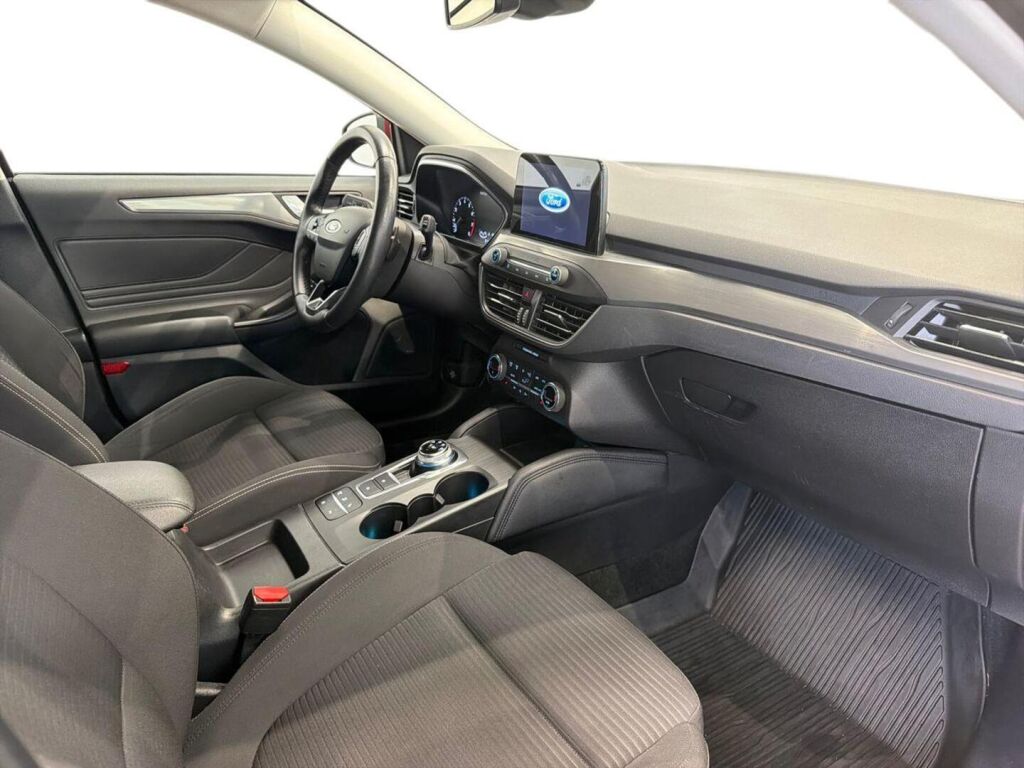 Ford Focus 2019 Punainen