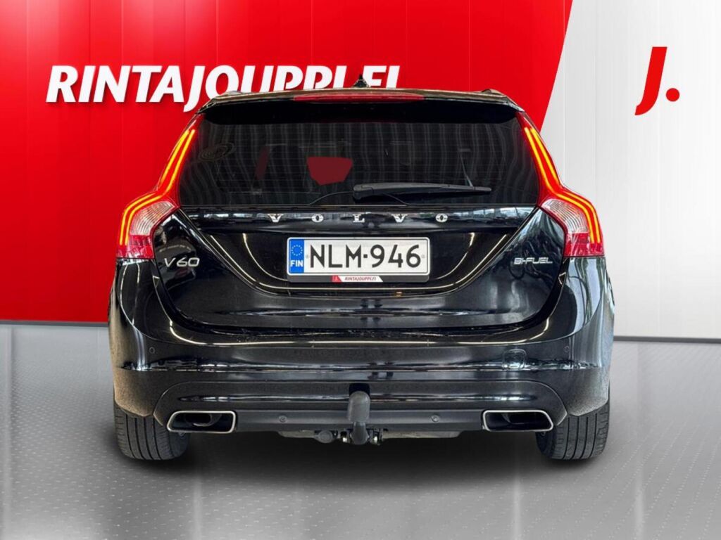 Volvo V60 2015 Musta