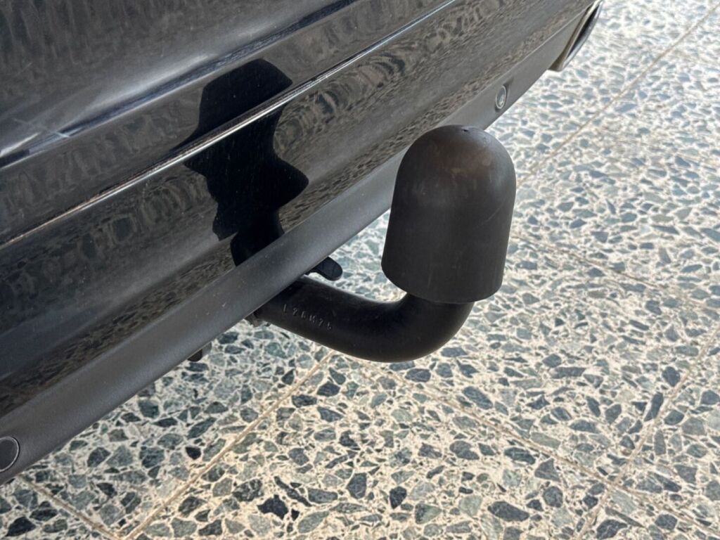 Volvo V60 2015 Musta
