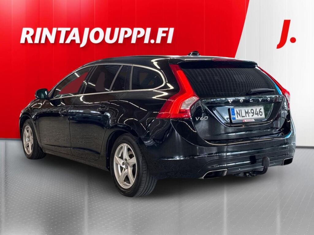 Volvo V60 2015 Musta